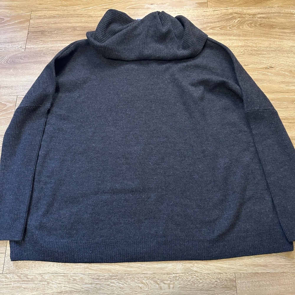 Cynthia Rowley 100%  Merino Wool Cowl Neck Sweater Size S-M Gray New With Tags